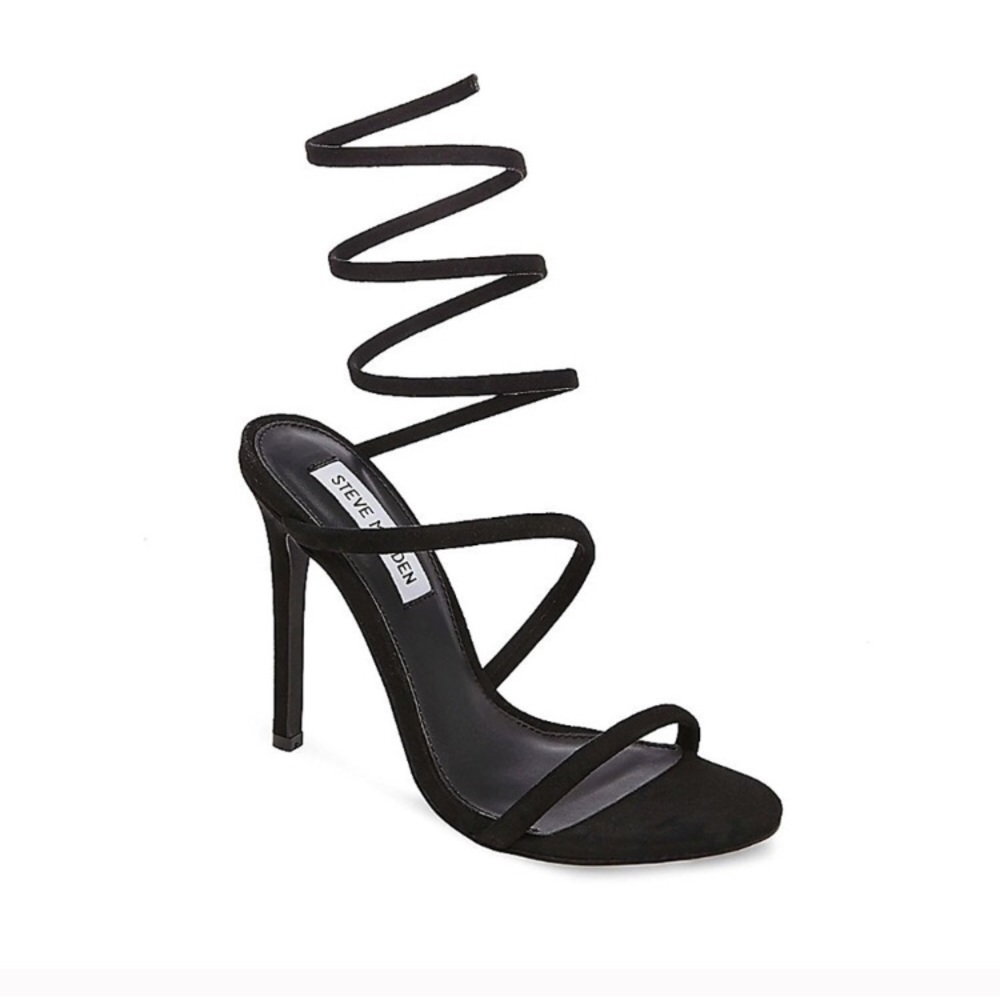 NIB Steve Madden heels with adorable ankle wrap